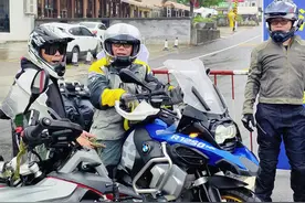 香港的摩友，骑车几千公里，想走210国道翻越秦岭，不料被阻在沣峪口。#秦岭 #沣峪口 #实时路况 #安全骑行视频封面