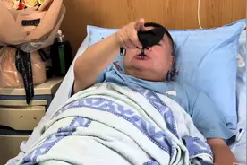想坑华哥不容易哈哈哈#华子哥的快乐生活 #生病住院视频封面
