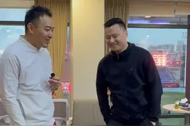 来#抖音足球嘉年华佛山站 担任星球官，秘密训练！2月9日与@冯潇霆 加入的球队，决赛过招！#抖音足球嘉年华