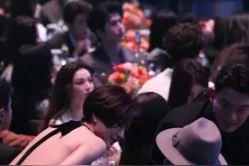 嗓子！你快点好！#秦岚#找到秦岚嗓子还没好的原因了视频封面