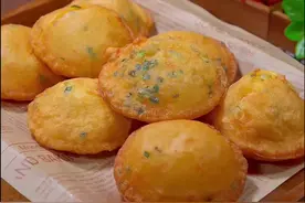 我是现在才知道，原来在鸡蛋里加点啤酒啊，居然能做出来一道这么好吃的家常菜，记得收藏保存哦～#鸡蛋的神仙吃法 #鸡蛋泡泡 #美食教程 #跟着抖音学做菜 #抖音美食推荐官