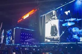 看了雷子，见了许巍，听了机长的吉他演奏，就差辞职了