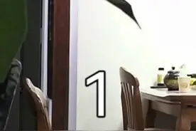 数年前家中拆迁获得三套房产，在自己条件困难的情况下，刘大姐依然考虑弟弟将房产借给他结婚，后续事态发展，却令她始料未及#第三调解室 #情感 #家庭视频封面