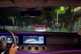 开一台奔驰E级真的好追女生吗?#奔驰 #奔驰e300l #梅赛德斯