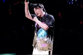 摘下眼镜那一刻，太令人震撼了！！ #萧煌奇回应不是盲人  #村BA #只能勇敢 #萧煌奇 #萧煌奇深情演唱你是我的眼视频封面