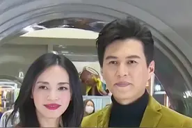 "德艺双馨艺术家"#靳东 为民族品牌红旗汽车代言#靳东现身红旗车展 #传播正能量@DOU+小助手视频封面