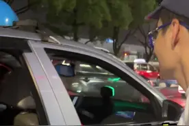 高铁站火车站有些出租车挑客拒载？吃相实属难看！希望能有越来越多优秀本分的司机出现，让良币驱逐劣币。视频封面