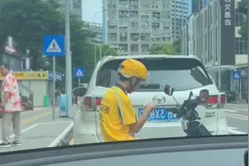 问问大家：有多少人在收到外卖的时候，会跟外卖小哥说声谢谢……