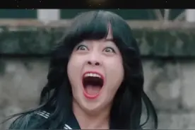 大家一定要小心洗手间，浴室，换衣间里的双面镜啊！！！视频封面