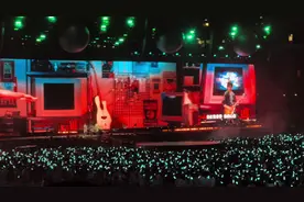 昨天谁让你受过伤 今天想要让你都遗忘 是你 爱你让我变得更强视频封面