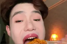 求求大家一定要去试试这种吃法！真的太好吃了#美食vlog #沉浸式 #火鸡面的神仙吃法