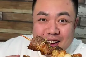 100多块钱9个串，吃得老爽了#东北烧烤 #什么都阻止不了东北人撸串