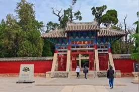 孟庙、孟府和孟林，位于山东省济宁市邹城市，始建于北宋景祐四年