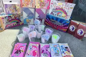 体验小马宝莉投球，获得一张黑背卡! #小马宝莉卡片 #小马宝莉卡视频封面