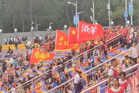 今天晚上湘超联赛，永州队主场对阵湘潭队，开始入场啦！