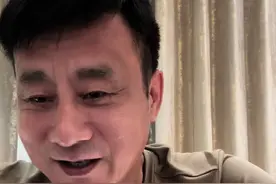 竞价周鸿祎周总迈巴赫真正原因？#周鸿祎 #周鸿祎直播公司楼下车展 @红衣大叔周鸿祎