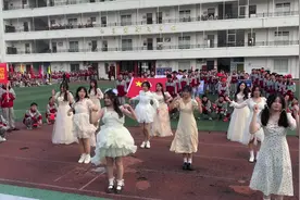 910班入场式舞蹈 #赵露思新歌有你在