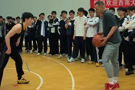 老年之星#脚步 #自由球风 #科比 #篮球视频封面