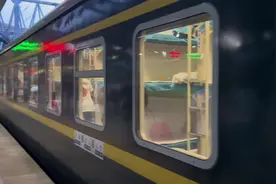 好多年没做过绿皮火车了，里面还有空调呢，头一次体验硬卧