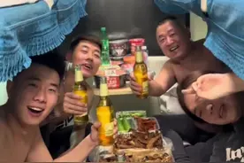 5个人带10箱啤酒上火车，在车上摆起“满汉全席”，12306客服:未开封啤酒可携带#火车 #啤酒 视频来源@彩儿彩儿视频封面