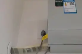 半夜被空调噪音吵醒，原来是这个原因#空调异响 #美的服务空调旺季 #空调维修