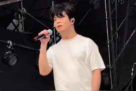 #谁懂在昆明听到昆明的含金量 #麻园诗人昆明春天适配度 麻园诗人在昆明五百里音乐节唱《昆明》视频封面