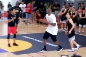 有技术他是真教，科比倾其所有没有保留手把手教你背身单打脚步，细节满满。原来过人可以这样简单！#科比#篮球教学#篮球视频封面