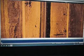 水下声呐图只有高手才能看到的图 请问声呐高手，人在哪个位置？