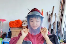 加大加厚双人雨衣，雨天接娃必备神器#电动车雨衣 #骑行雨衣推荐视频封面