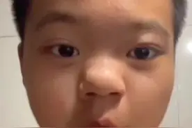 这是蛋白粉参着奶粉喂的吗 #小孩哥 #抽象#离谱  我跟他三七开，他三拳我头七😖#蛋白粉 #战斗力爆表视频封面