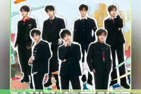 什么情况？粉丝拍到时代少年团助理和私生互扇…场面好混乱啊！😱#娱乐评论大赏