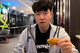 #南京杆子  杆子我能理解你的气愤 毕竟我估计你结两次婚都用不了51万 虽然能理解你的心情但我劝你还是有空把抚养费涨一涨吧🤝 #韩国生活 #对生活多一份热爱 #韩国美食 #独立思考视频封面