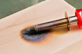 木板烫伤如何修补小技能分享#木板 #裂缝修补 #技能视频封面