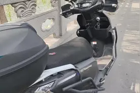 原来给摩托车加油也有学问#铃木uy125 #摩托车该怎么加油