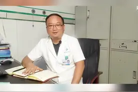 嗓子有异物感吐不出来咽不下去应该怎么办#兔年开工健康指南 @震洋健康 @中医李山山医生