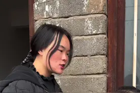 奶奶腰疼刚出院， 懂事的孩子给祖祖送肉吃，画面太暖心了，愿所有的老人都能有一个好身体！#记录我的乡村生活 #新农人计划2023 #乡村守护人2023视频封面