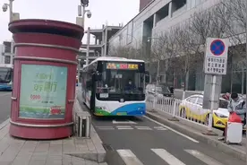 #沈阳公交 324路，由北站北广场开往苏家屯，票价1-3元