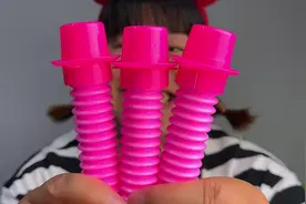 阿钟今天来吃三款小时候的趣味小糖果#美食 #零食 #糖果