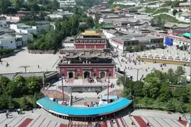 塔尔寺是位于中国青海省西宁市附近的一座藏传佛教寺庙