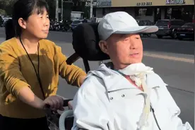 自2009年起，120急救车成了继军出行的唯一交通工具