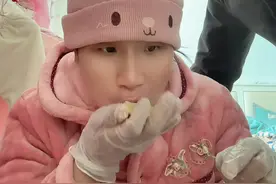 老挝媳妇回家坐月子的第一天，中国婆婆迫不及待的炖鸡了#坐月子 #带娃 #老挝媳妇 #记录真实生活