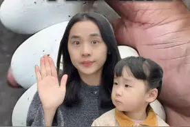 路边看到这些连在一起的蛋，千万不要捡！ #蛋#儿童安全#涨知识#冷知识#育儿经验分享视频封面