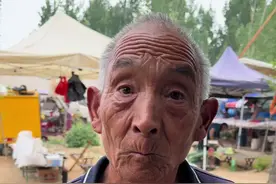 拿手大爷彻底退网了，鱼头和正常菜都不能做啦 #农村大集#拿手大爷#僵尸鱼