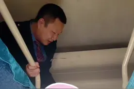 大体重旅客买到上铺怎么办？现场教学。#铁路 #卧铺 #上铺