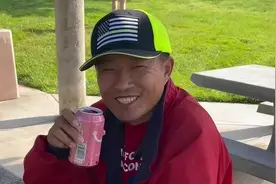 好消息，电子宠物王伟恒还在，还成了“打野”！#王伟恒视频封面