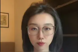 AI医生碾压人类医生，AI将推动更多行业大洗牌？ #经济学知识看世界视频封面