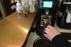 咖啡师年收入百万，从咖啡爱好者到美国咖啡师冠军的故事 Tik视频封面