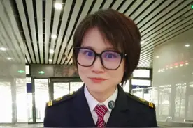 火车站检票口的自助闸机能刷哪些证件？#铁路 #12306 #检票 #小甜鹭讲铁路知识 #铁路出行百科视频封面