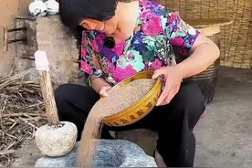 制作香油 香油不要老是去外面买了，在家自己就能做.零添加更安全#自制香油 #小磨香油 #小磨香油制作过程 #古法榨油 #纯天然无添加