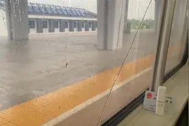 “喝酒前联系的都是重要的人，喝酒后联系的都是心里人……”视频封面